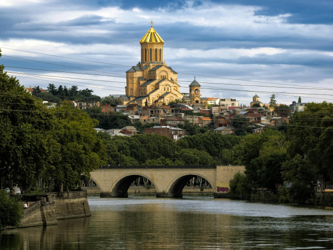ART Riverfront Hotel Tbilisi