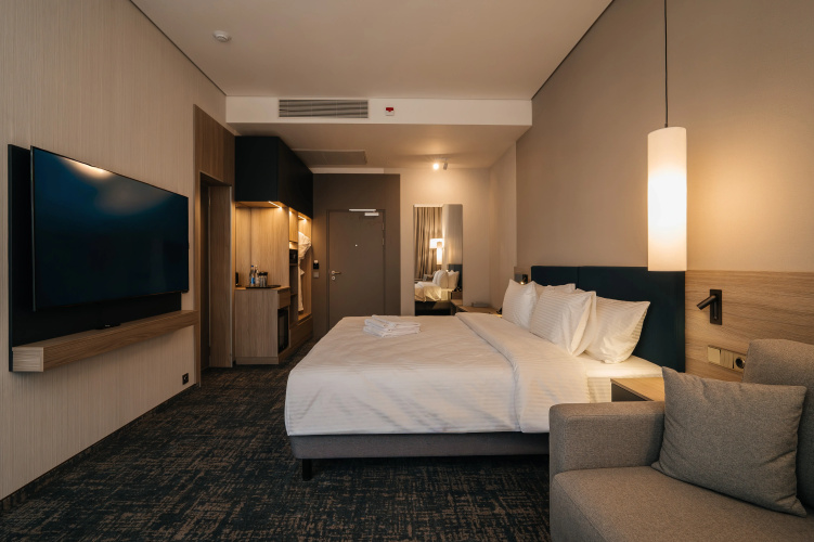 West Plaza Hotel