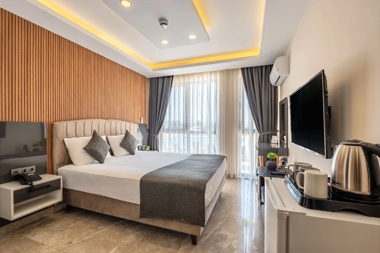 Standard room with pool view