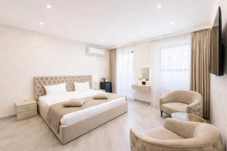 Premium Double Suite with courtyard view