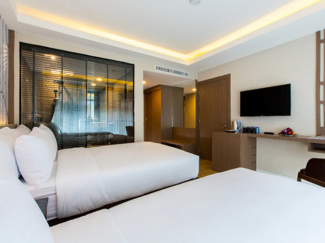 Superior Twin room with balcony and with city view