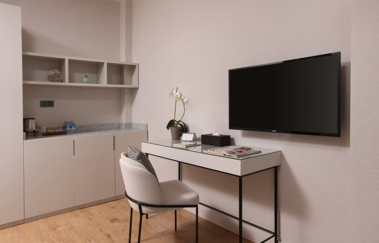 The Pearl Suites