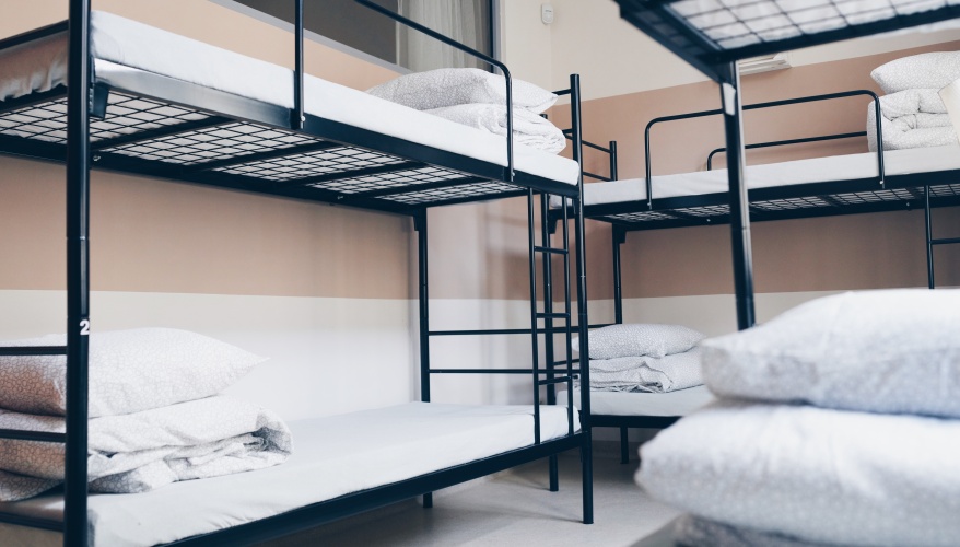 6 Friends Bed in Dorm