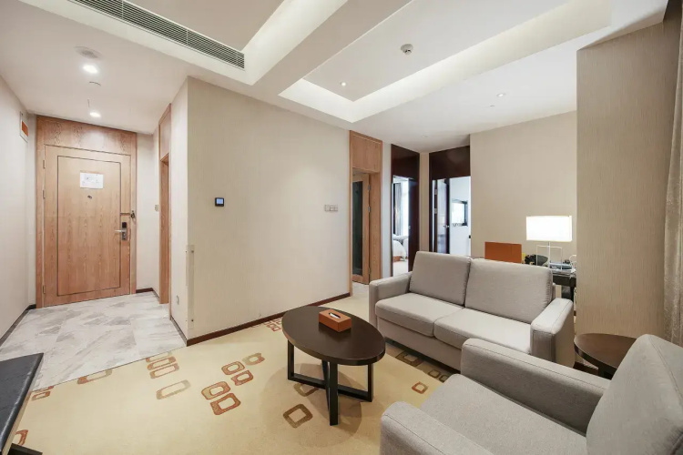2 Bedrooms Suite with garden view