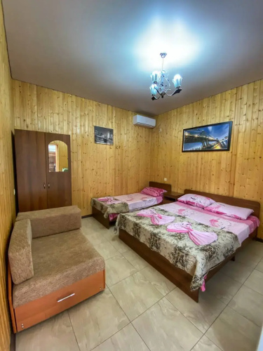 Nelli Guest house