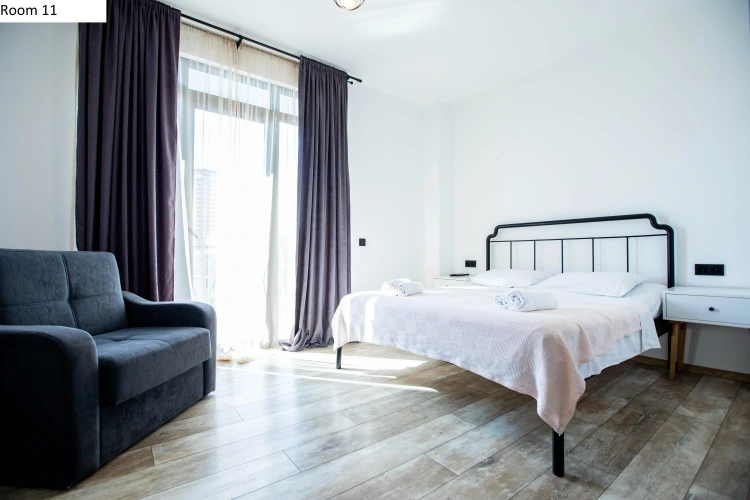 1 Bedroom Standard Double room with balcony