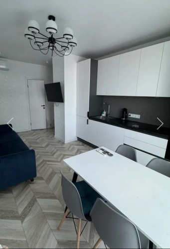 4 Bedrooms Apartment with balcony