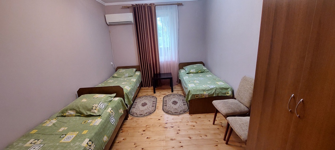 Standard Triple room with balcony