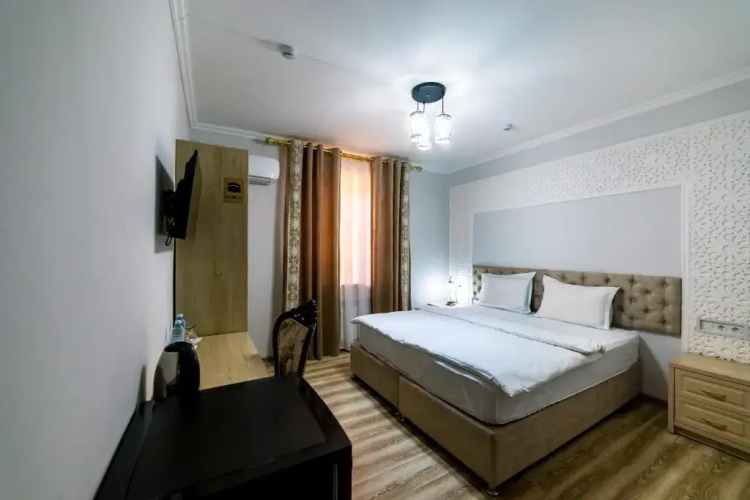 Khans Palace Hotel
