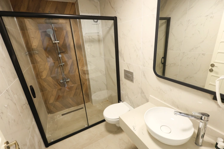 Suite with balcony and with pool view