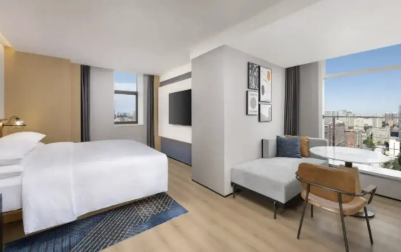 Deluxe Double room with city view