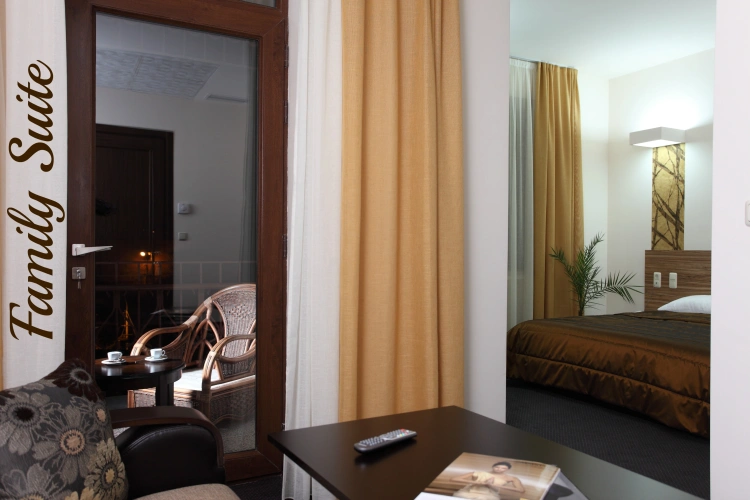 Family Double room with view