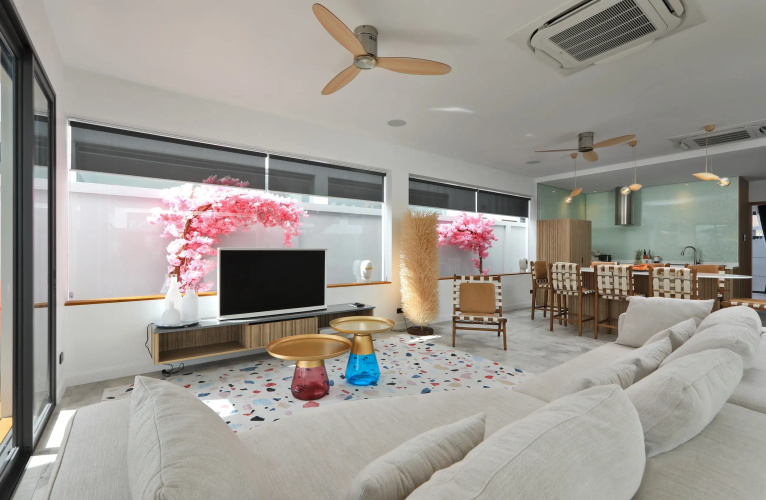 Modern s basseynom 4 spalni CapitalPro Villa