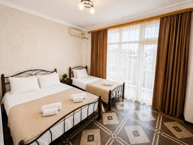 Standard Triple room