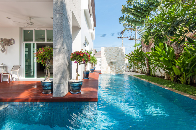 Luxurious Private pool villa near beach Villa
