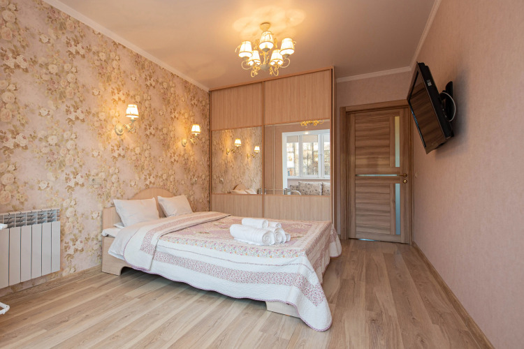 Фотография номера квартиры Квартира 3 комнатная квартира улица Республики,92