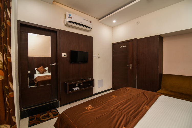 Shreeram Hotel