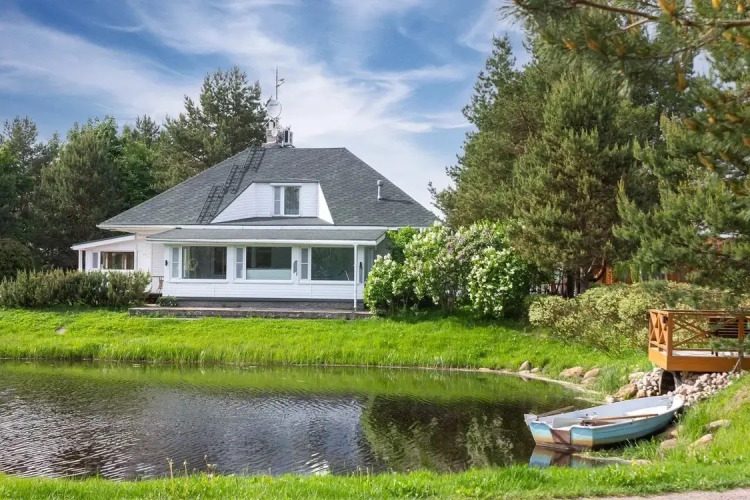 Фотография номера Коттеджа Частный дом Дом на пруду