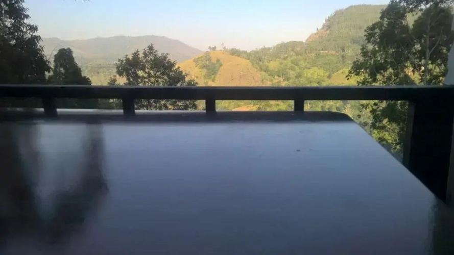 Cloudy Hill Cottage Hotel