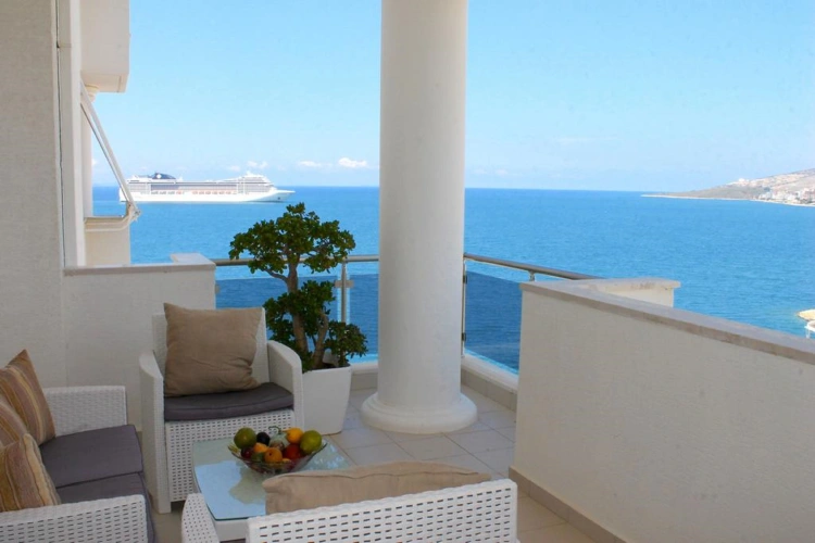 2 Bedrooms Deluxe Apartment with balcony and with view