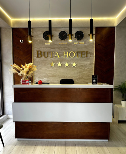 Отель Buta
