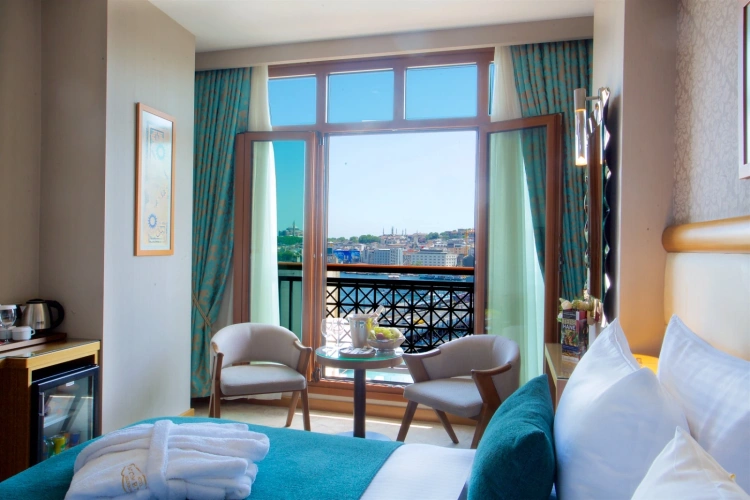 Standard Twin room with sea view
