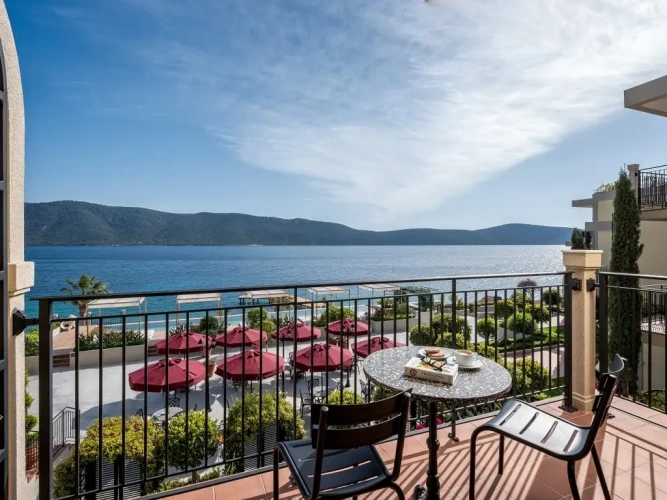 Deluxe Double room with balcony and with sea view