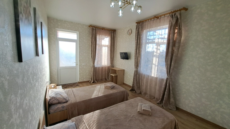 Standard Triple room with balcony