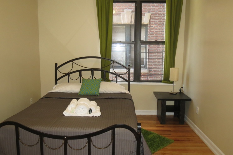 3 Bedrooms Apartment