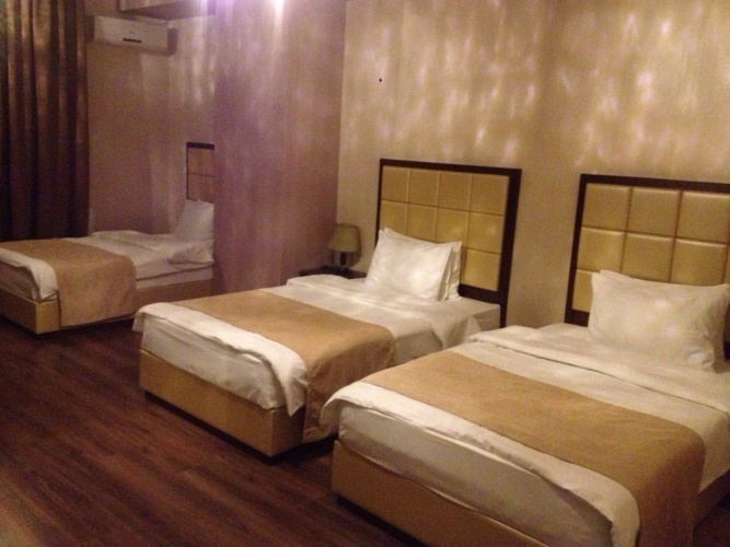Standard Triple room