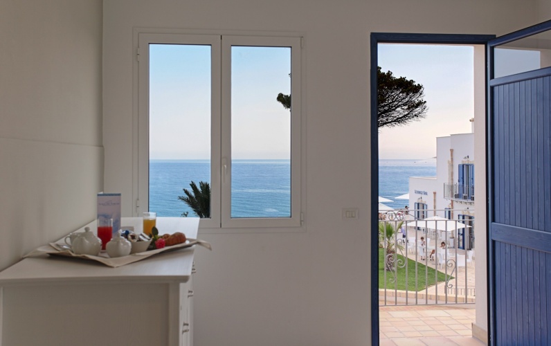 Deluxe Triple room with balcony and with view