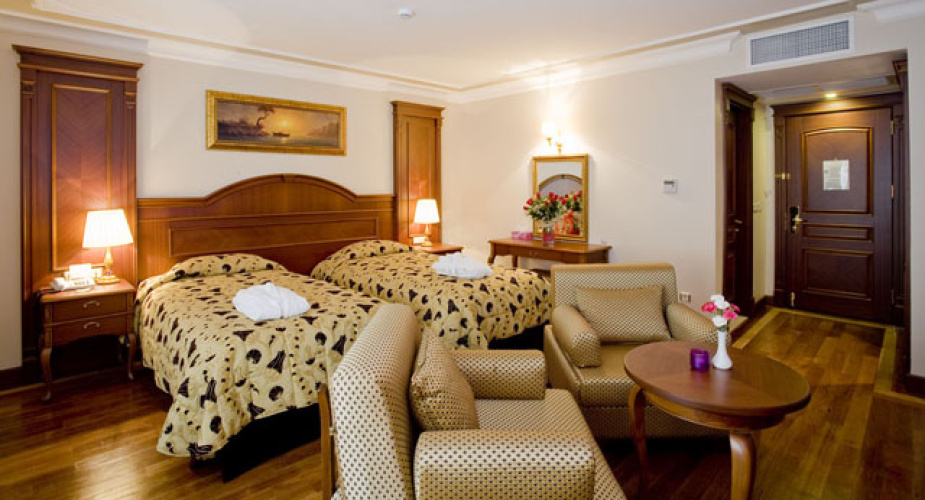 Deluxe Suite