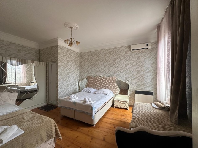 Standard Quadruple room with view