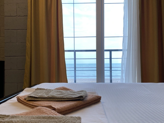 2 Bedrooms Suite with balcony and with sea view