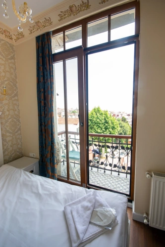 Deluxe Single room