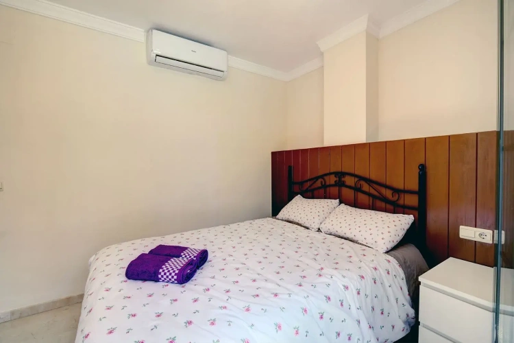 4 Bedrooms Apartment