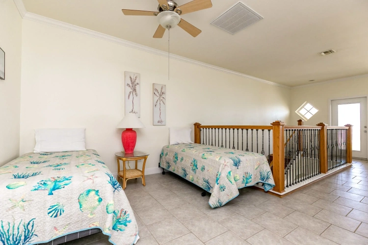 4 Bedrooms Standard room with balcony