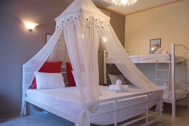 Standard Triple room with balcony