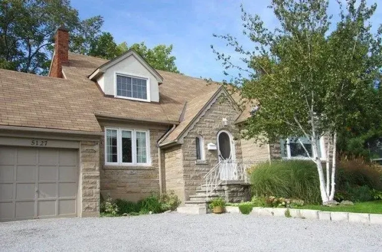 4 Bedrooms Cottage
