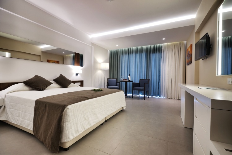 Superior Double room with partial sea view