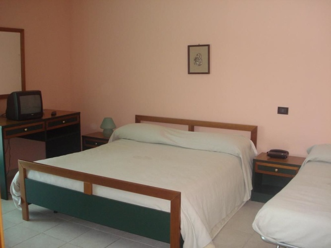Standard Triple room with balcony