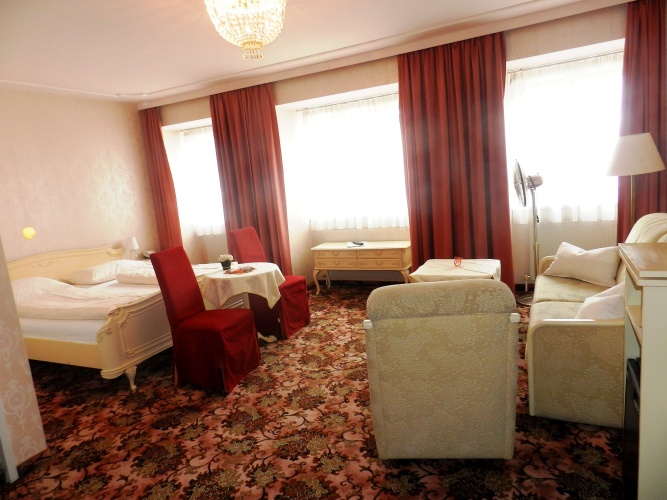 Standard Triple room