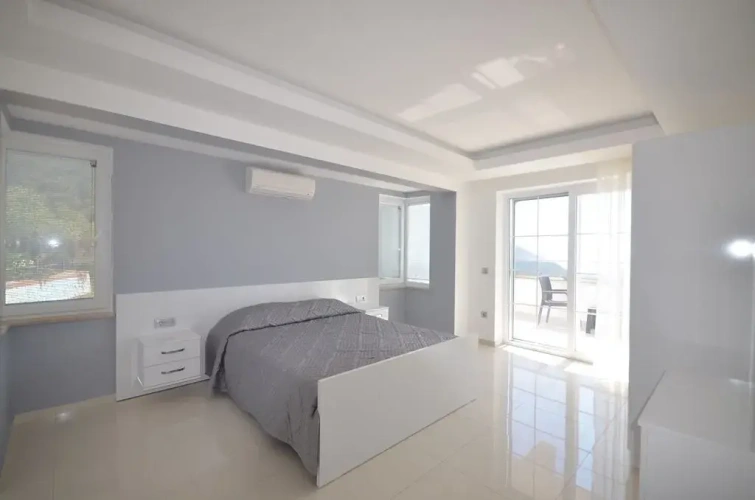 5 Bedrooms Deluxe Villa