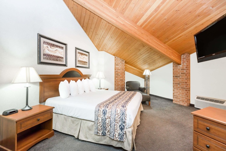 Deluxe Double Suite