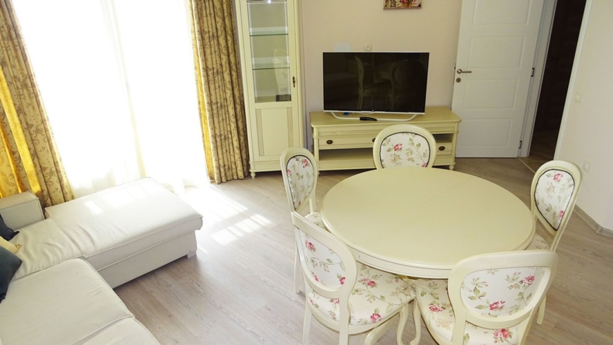 2 Bedrooms Deluxe Apartment