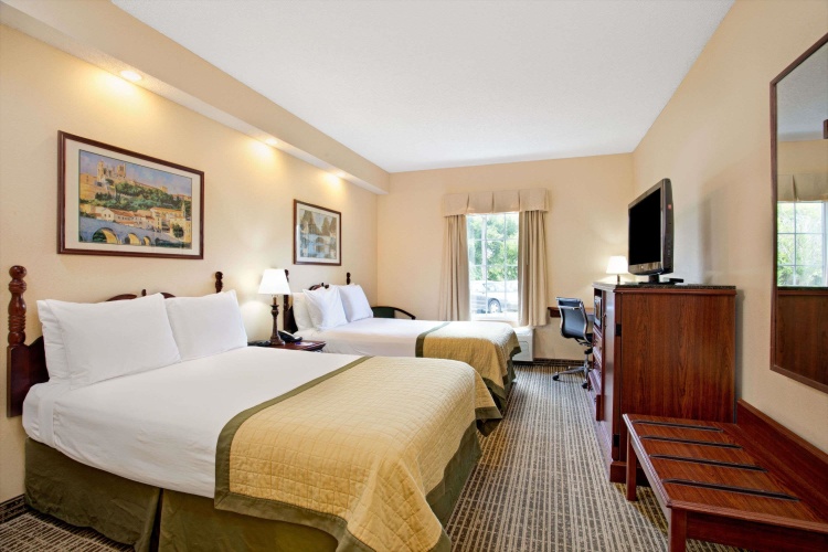 Standard Quadruple room