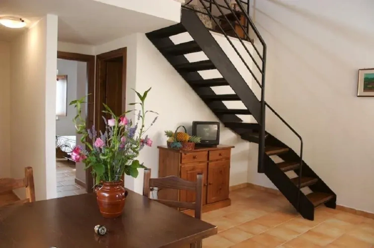1 Bedroom Quadruple Duplex Apartment