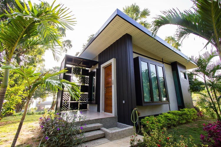 Cottage with garden view