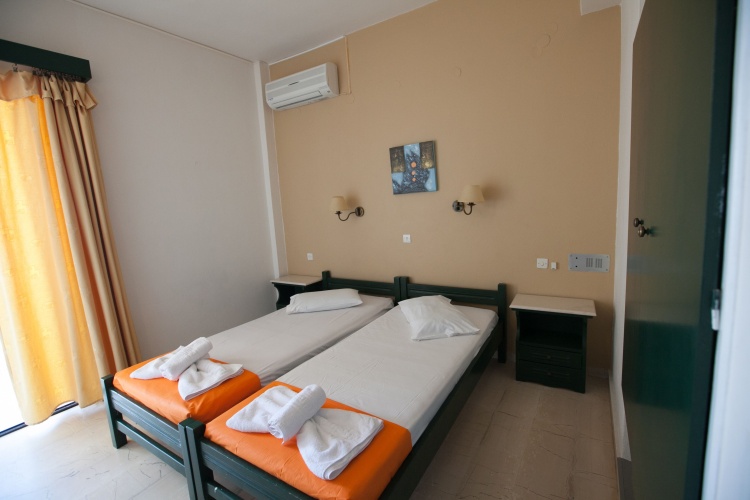 1 Bedroom Standard Quadruple room