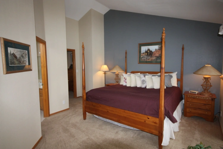 3 Bedrooms Standard room with balcony and with mountain view